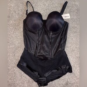 Maidenform Black Shapewear Bodysuit with Molded Cups - New with Tags
